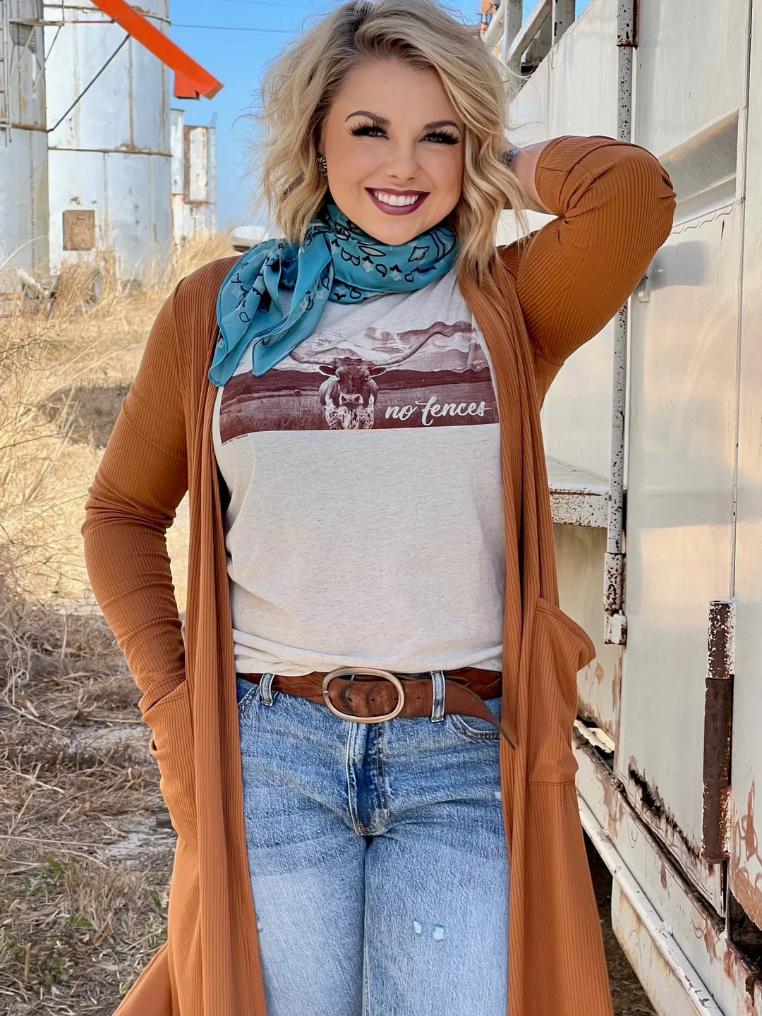 Ladies No Fences Tee